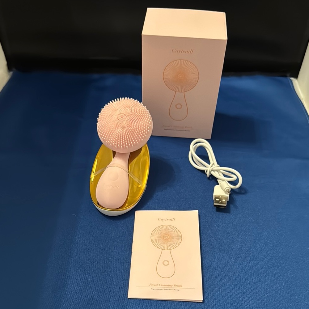 Caytraill Pink Facial Cleansing Brush with USB Charger‎